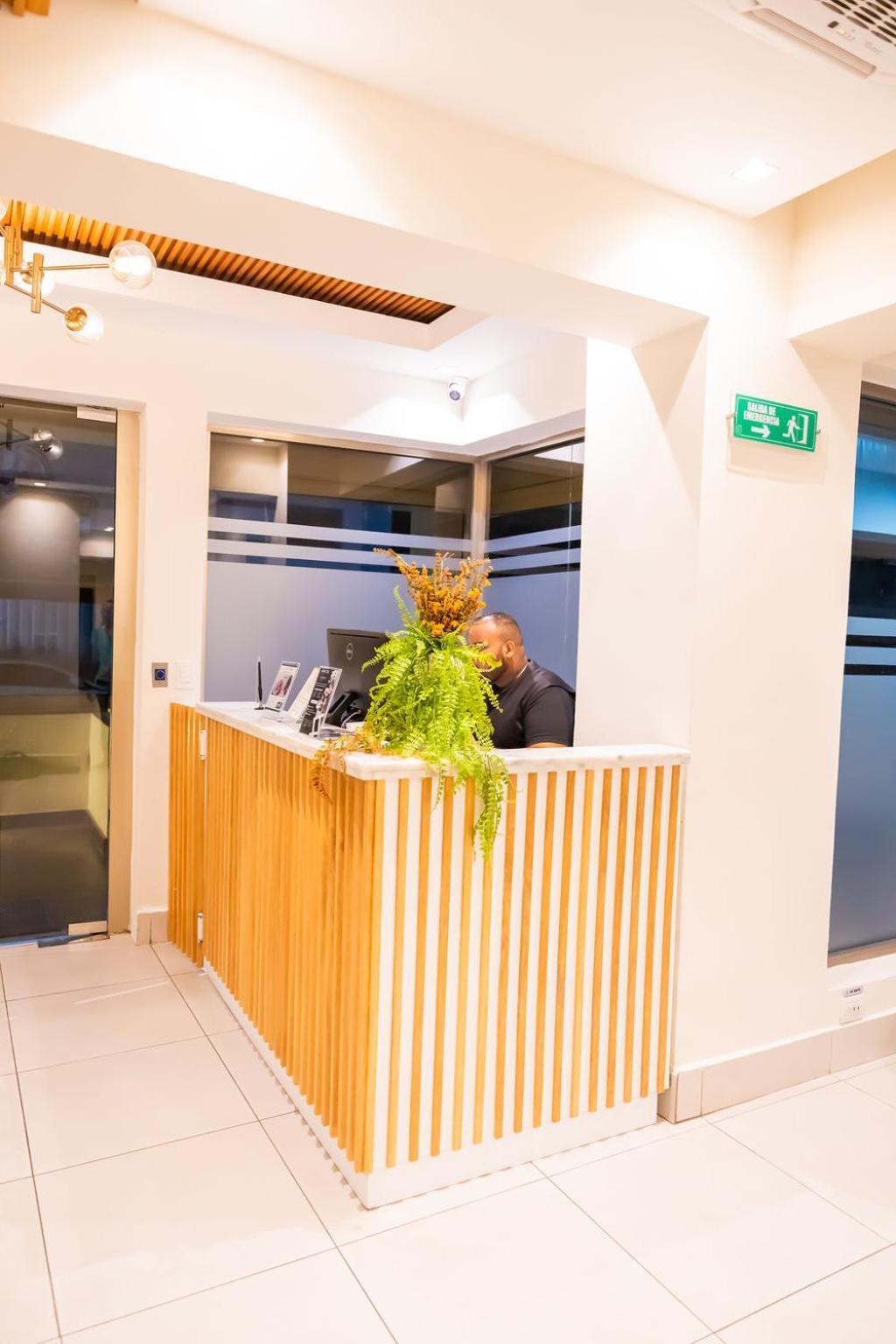 Hotel Stay Here Suites Santo Domingo Bagian luar foto