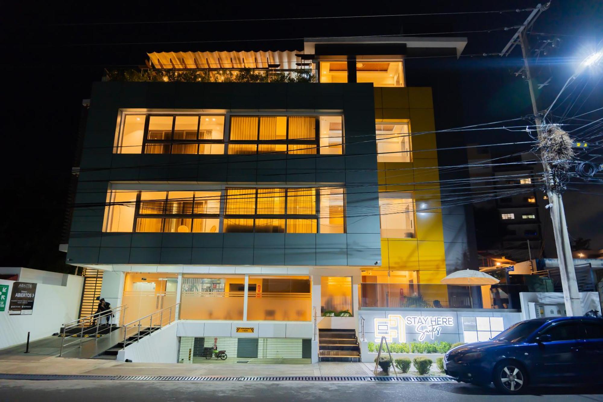 Hotel Stay Here Suites Santo Domingo Bagian luar foto